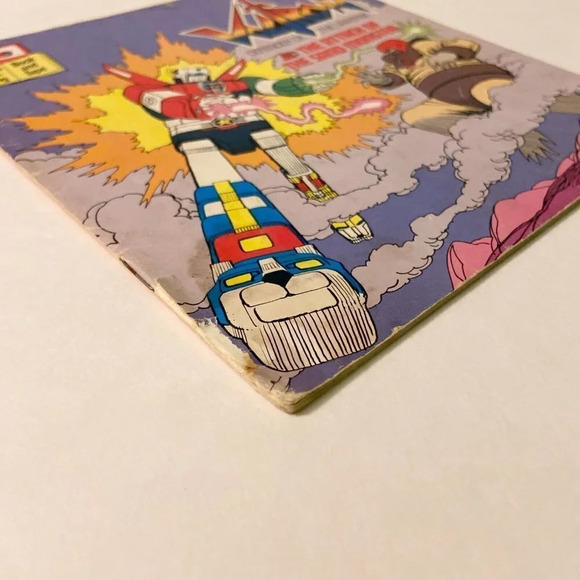 Vtg 1985 Voltron The  Attack of the Sand Monster Read Along Book Only No Tape - Picture 3 of 16